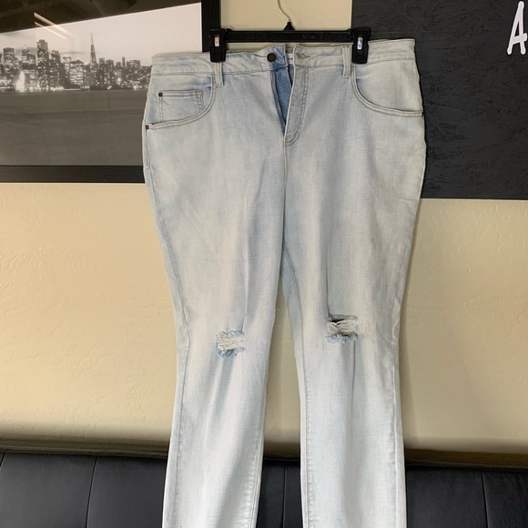 Gibson and Latimer Light Blue Jeans - Picture 2 of 10